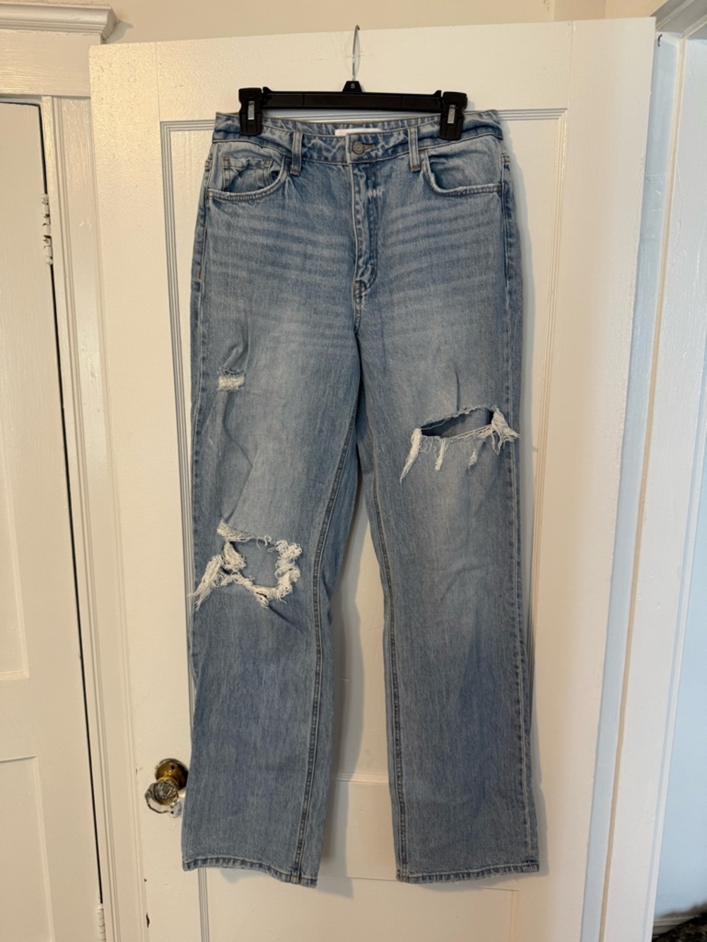 Light Wash Distressed Wide-Leg Women’s Jeans